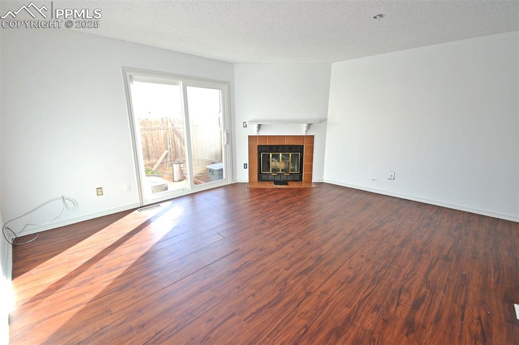 Image 7 of 34: Living Room