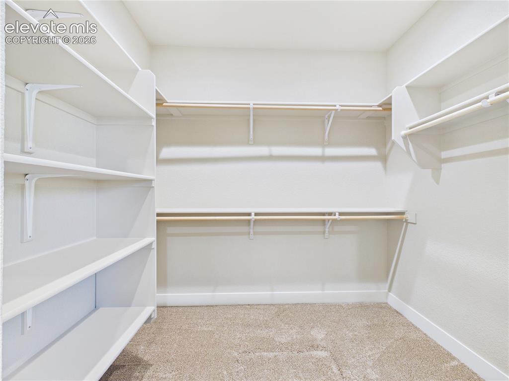 Image 37 of 44: Closet