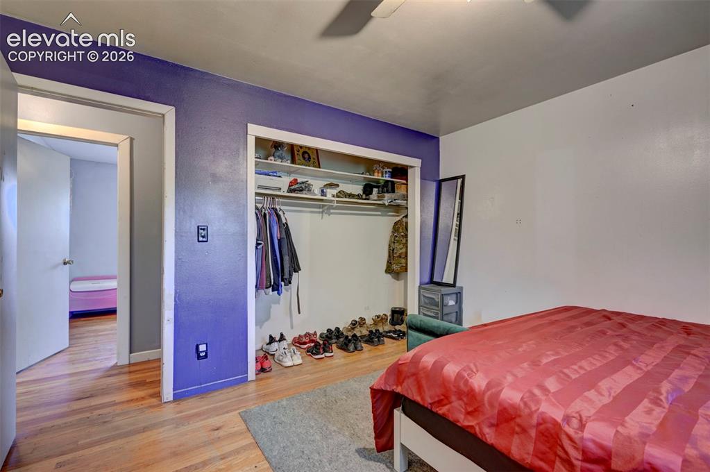 Image 10 of 28: Bedroom