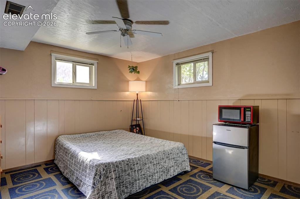 Image 17 of 28: Bedroom