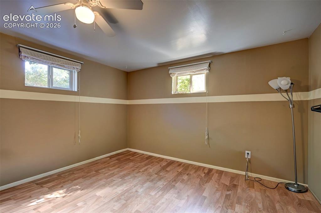 Image 20 of 28: Bedroom