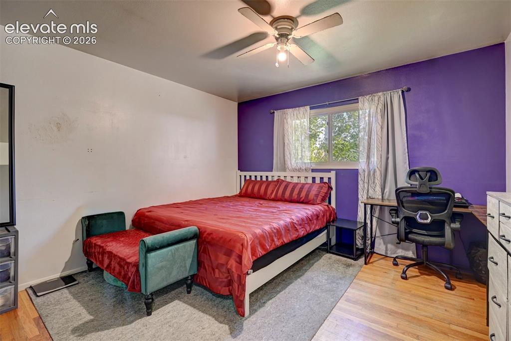Image 9 of 28: Bedroom