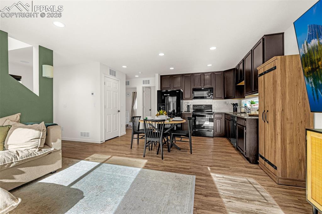 Image 10 of 36: Kitchen