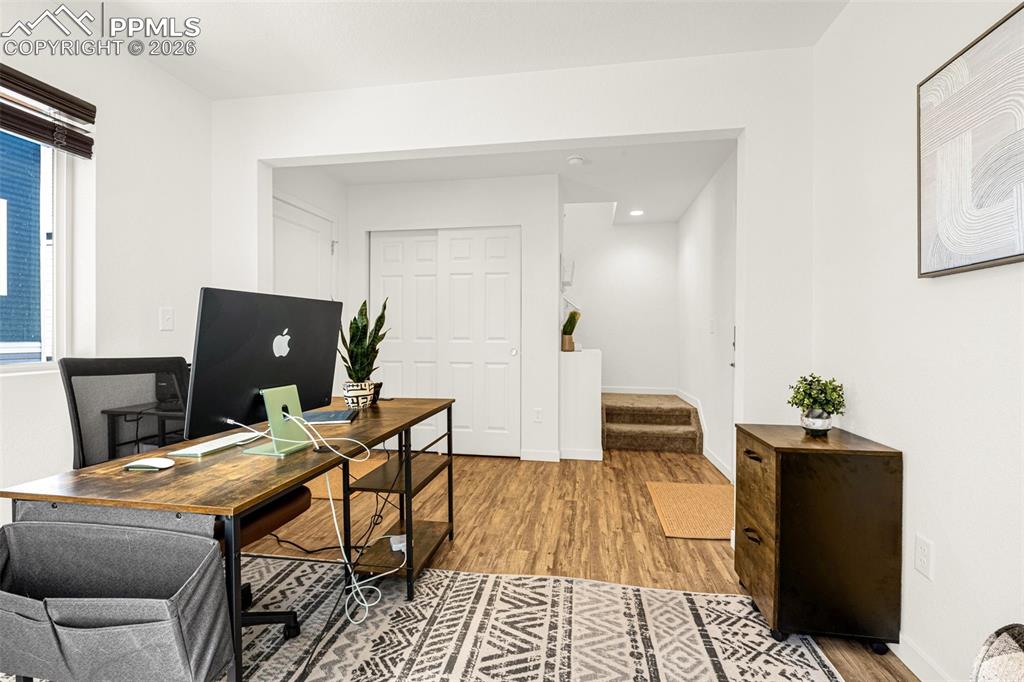 Image 6 of 36: Office