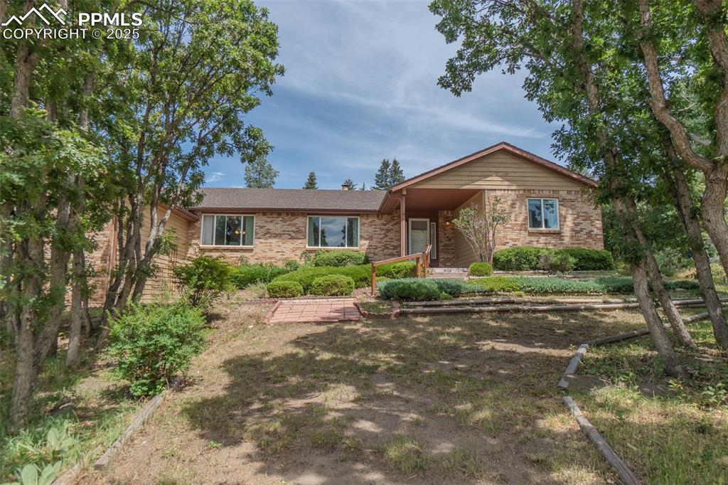 Caption: Raised ranch in Gleneagle