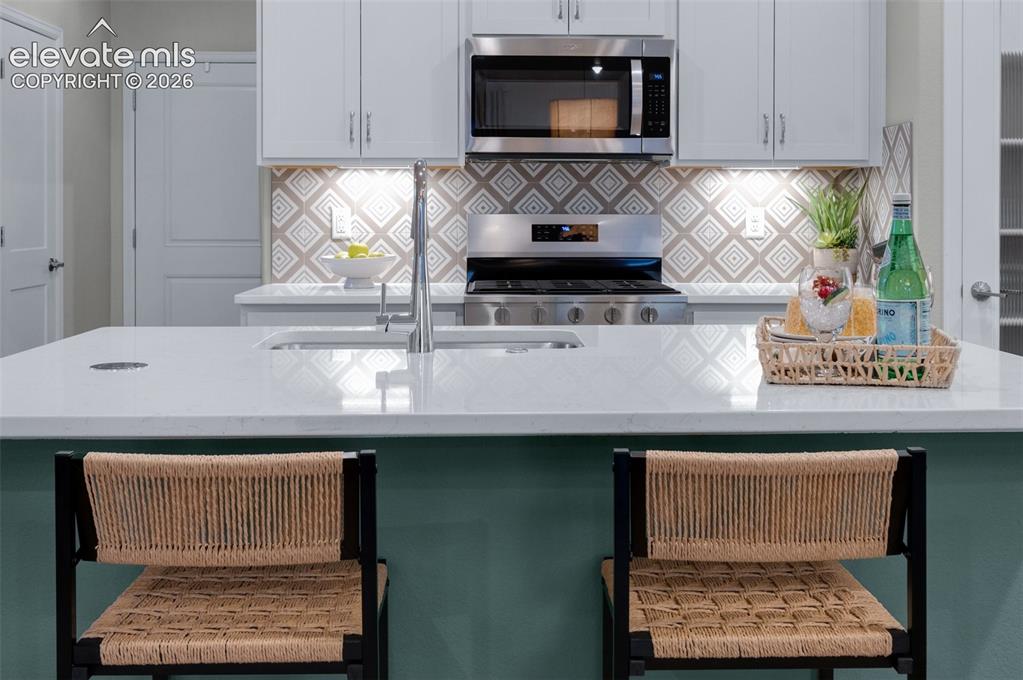 Image 10 of 47: Kitchen