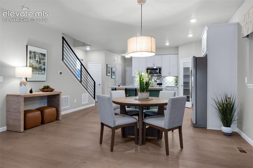 Image 16 of 47: Dining Area