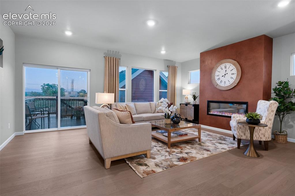 Image 18 of 47: Living Room