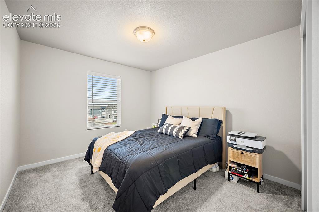 Image 18 of 30: Bedroom