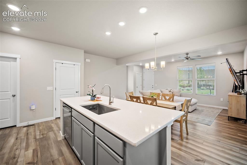 Image 7 of 30: Kitchen