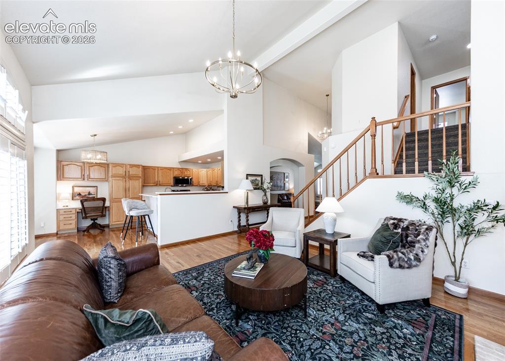 Image 19 of 50: Living Room
