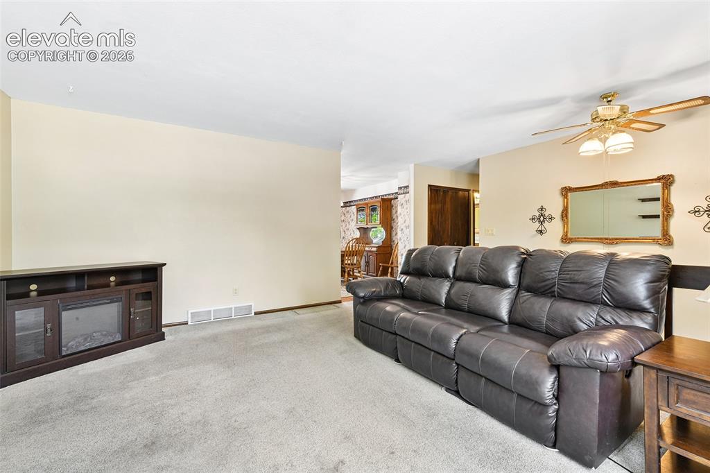 Image 11 of 46: Living Room