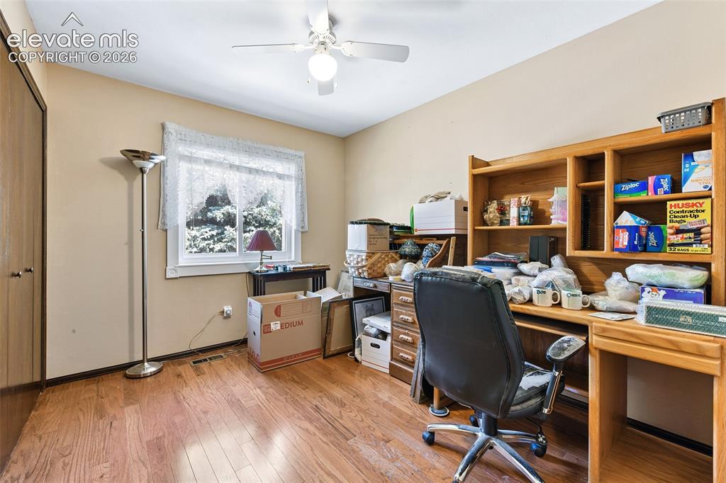 Image 24 of 46: Office or bedroom 