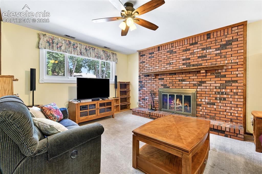 Image 25 of 46: Family Room