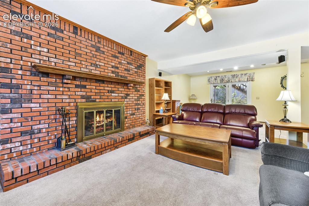 Image 27 of 46: Family Room