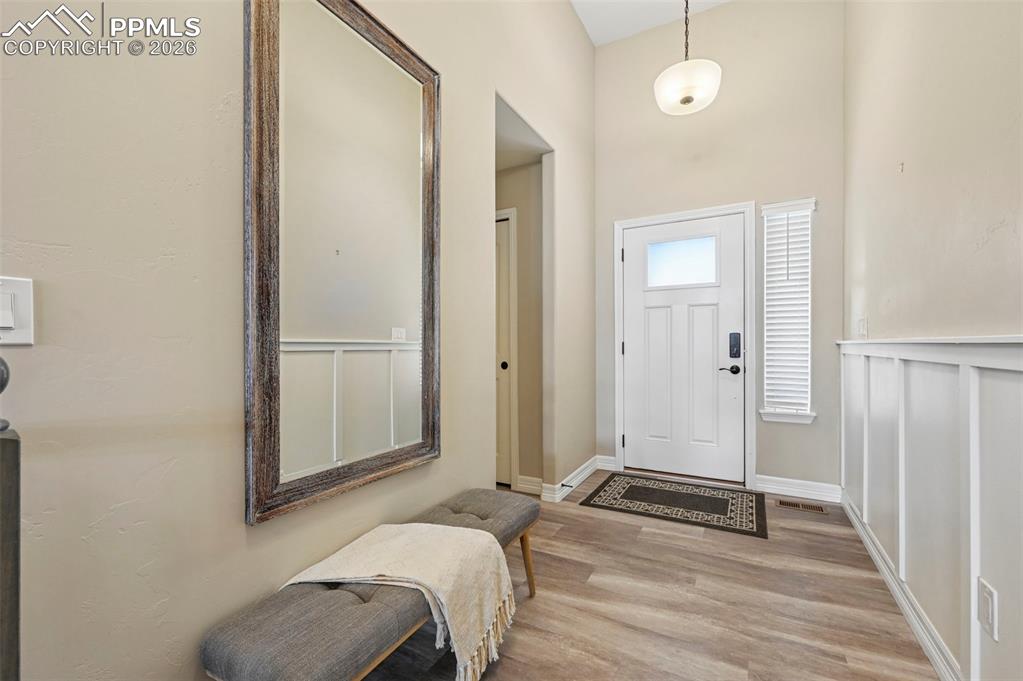 Image 12 of 50: Entry