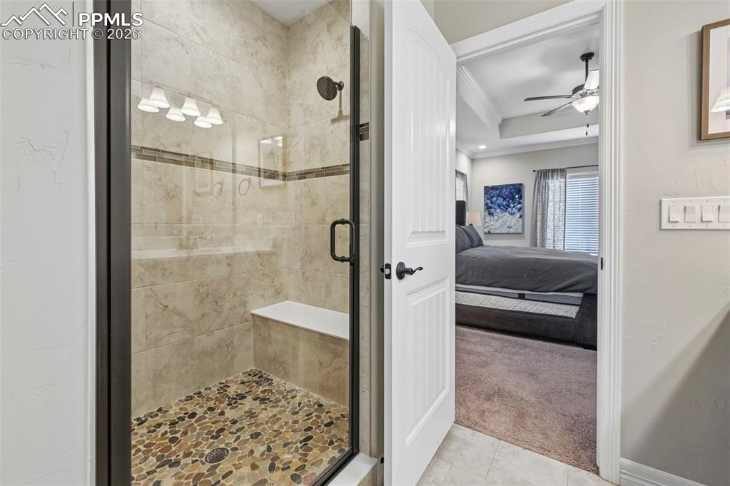 Image 22 of 50: Bathroom