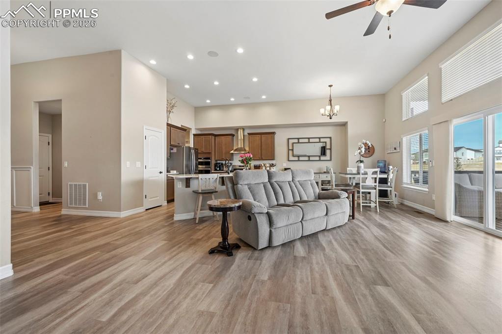 Image 3 of 50: Living Room