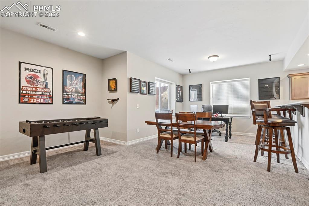 Image 34 of 50: Dining Area