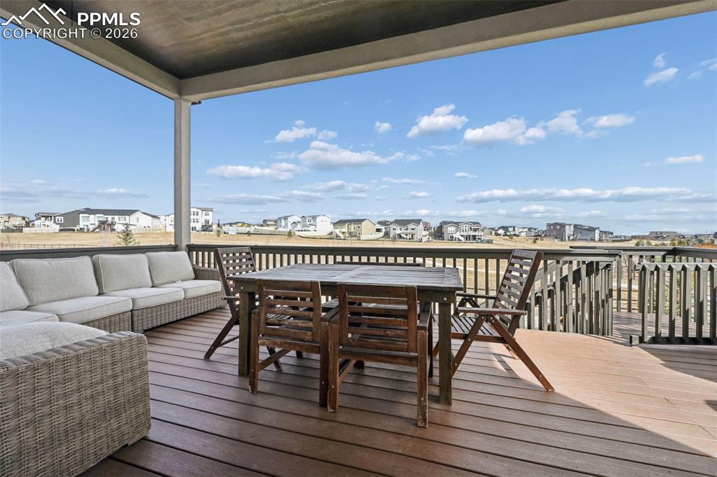 Image 45 of 50: Deck