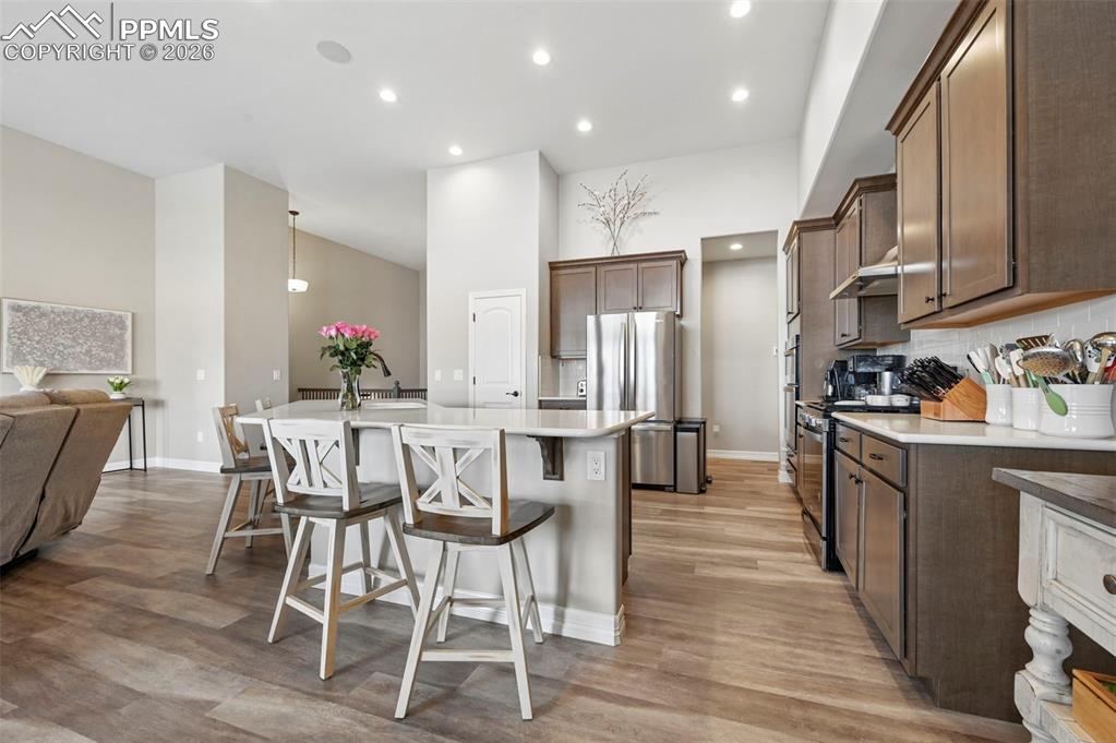 Image 8 of 50: Kitchen