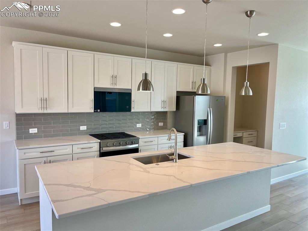 Image 8 of 8: No Description Available