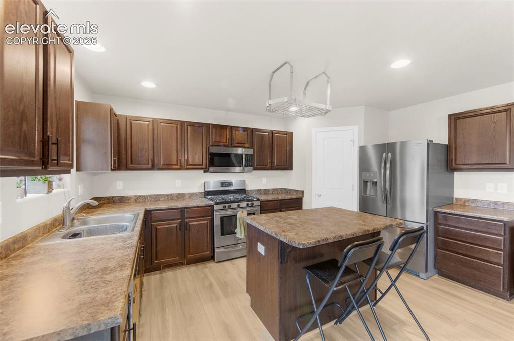 Image 11 of 37: Kitchen