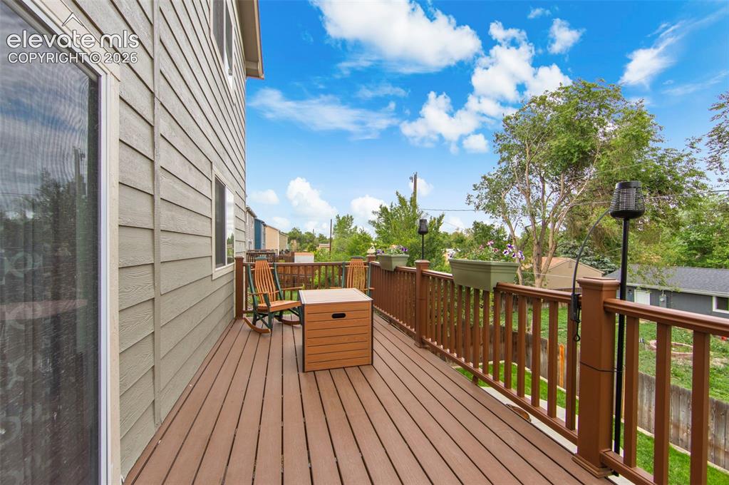 Image 31 of 37: Deck