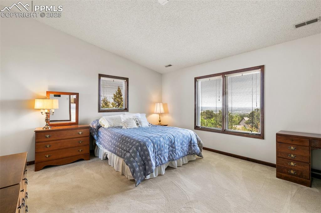 Image 10 of 48: Bedroom