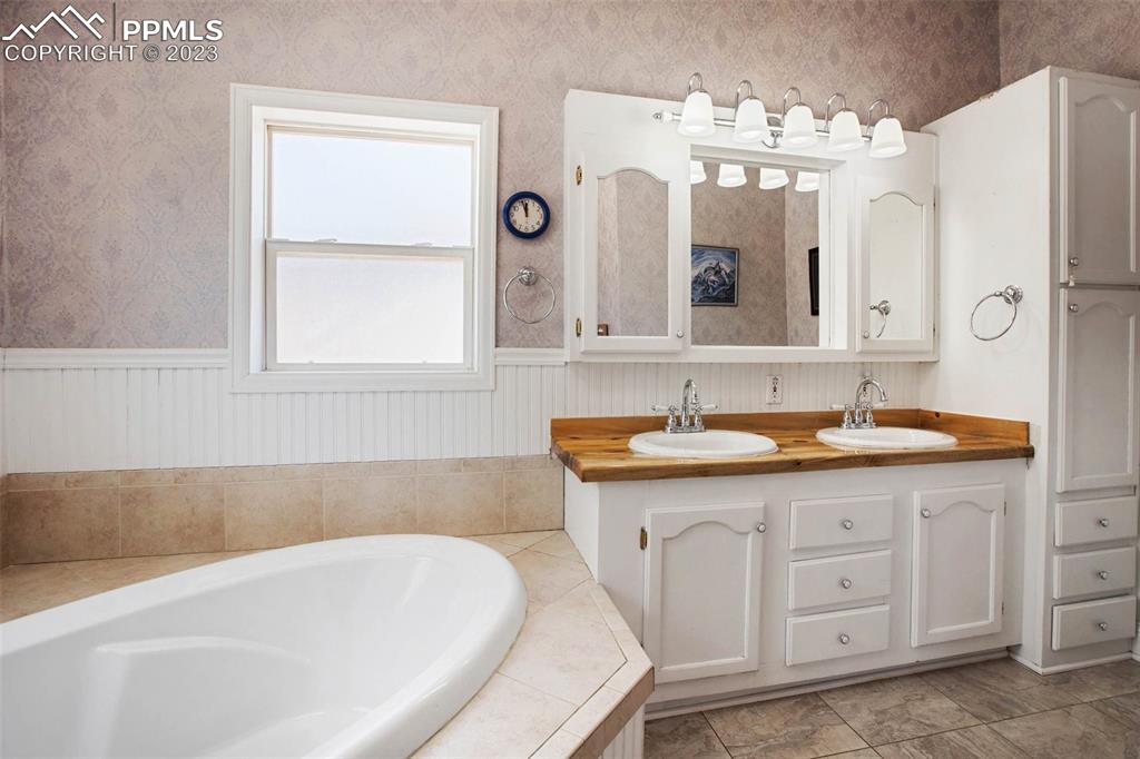 Listing 8165435, Image 13 of 50