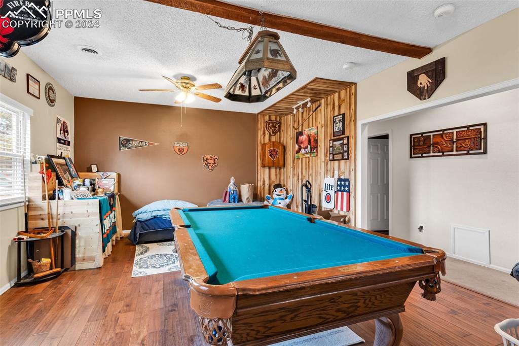 Image 29 of 40: Game Room