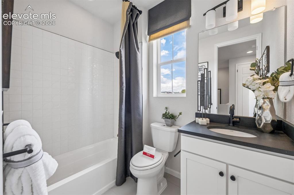 Image 15 of 22: Bathroom