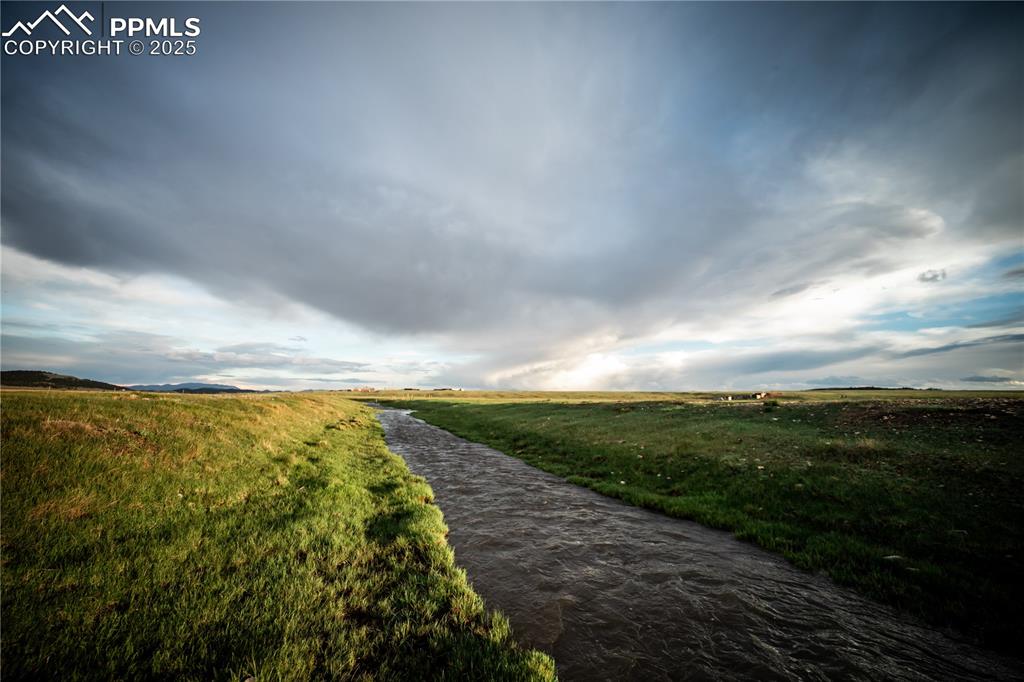 Image 3 of 10: View of property