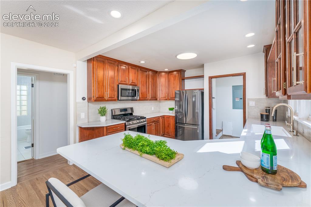 Image 5 of 37: Kitchen