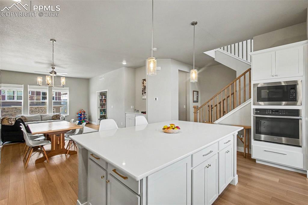 Image 11 of 26: Kitchen