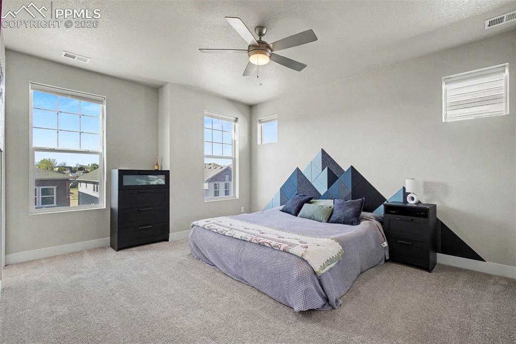 Image 20 of 26: Bedroom