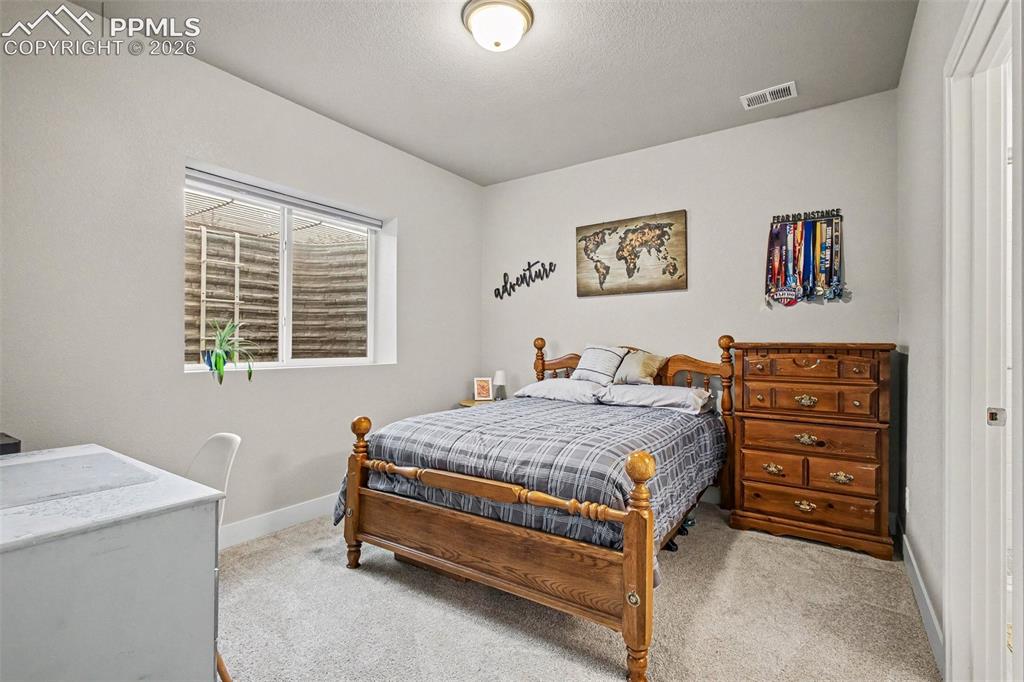 Image 7 of 26: Bedroom