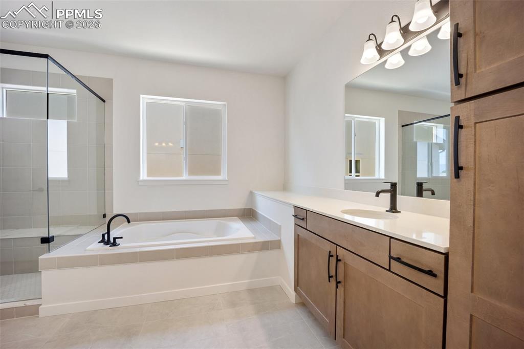 Image 5 of 14: Bathroom