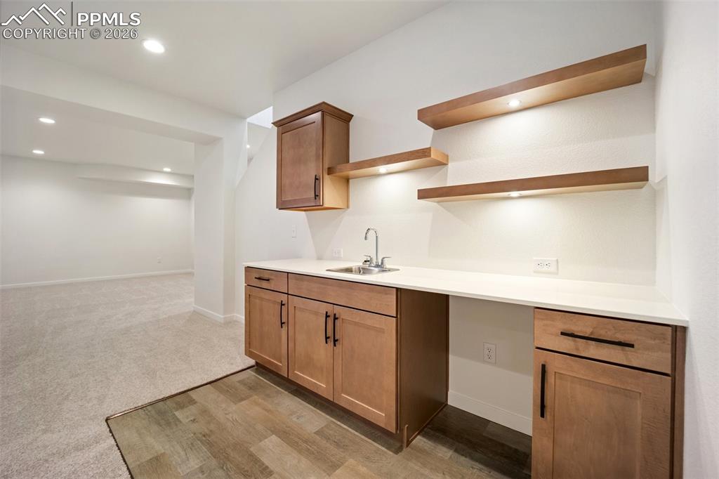 Image 8 of 14: Kitchen