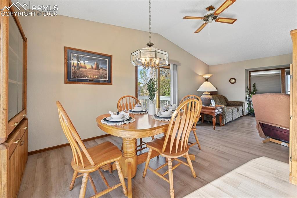 Image 13 of 45: Dining Area