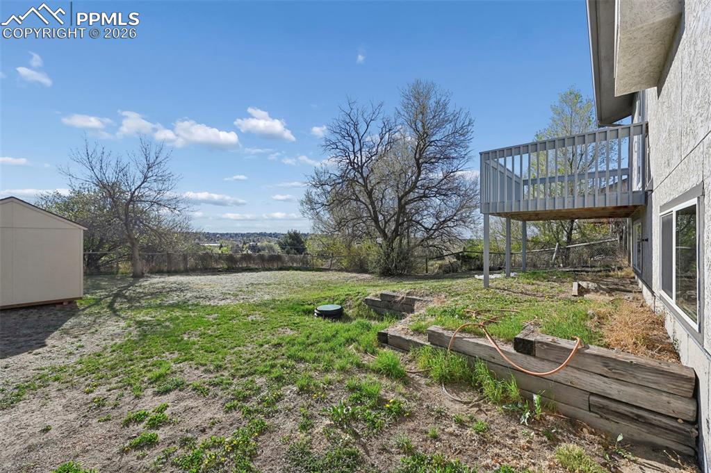 Image 38 of 45: Yard