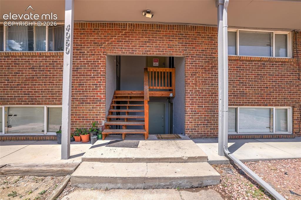Image 14 of 42: Entry