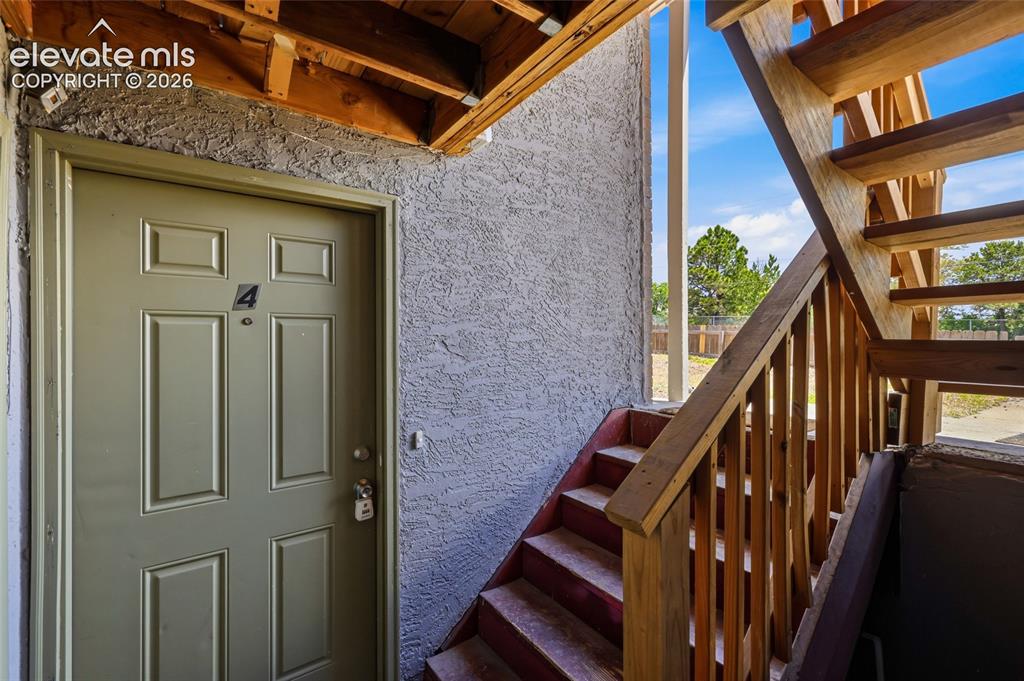 Image 15 of 42: Entry