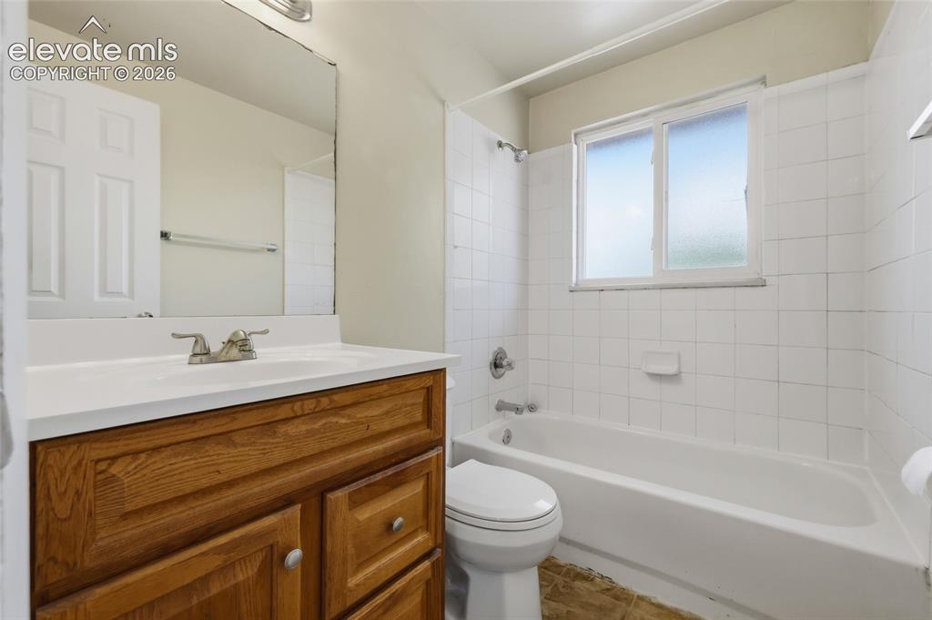 Image 42 of 42: Bathroom