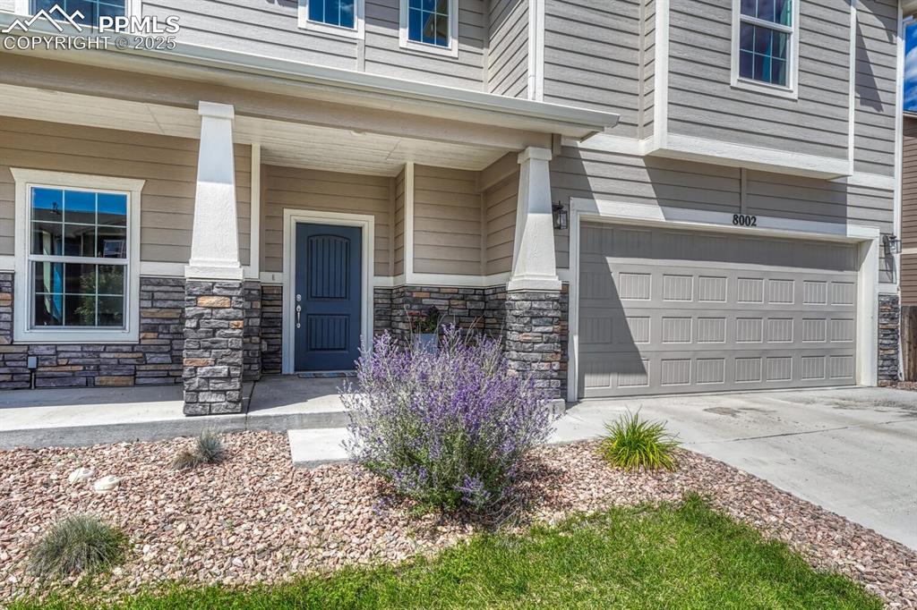 Image 4 of 50: Entry