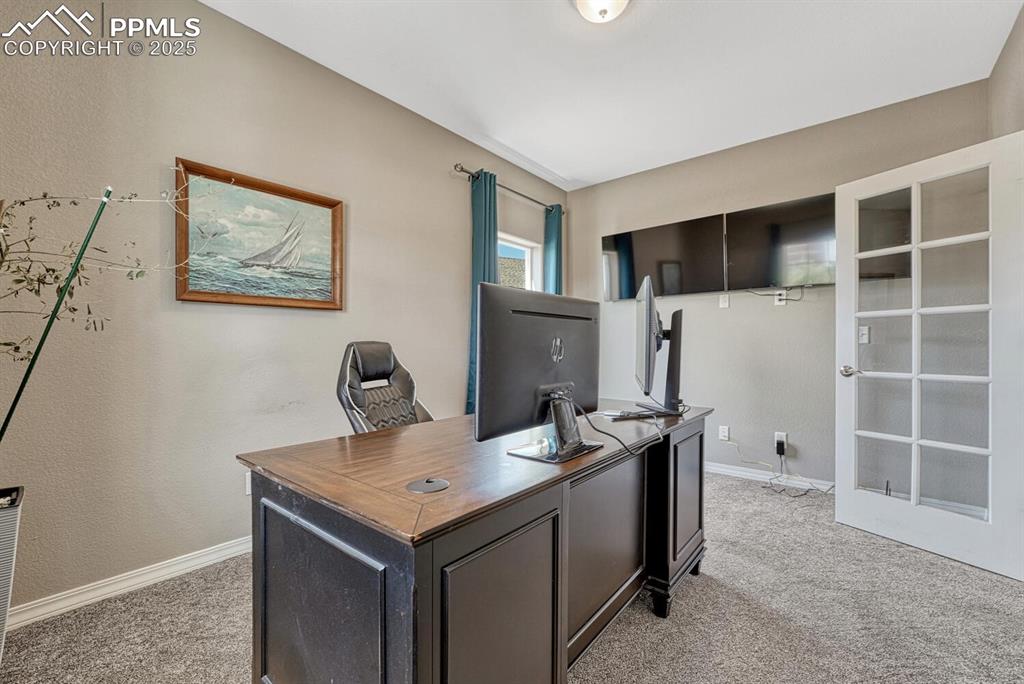 Image 9 of 50: Office