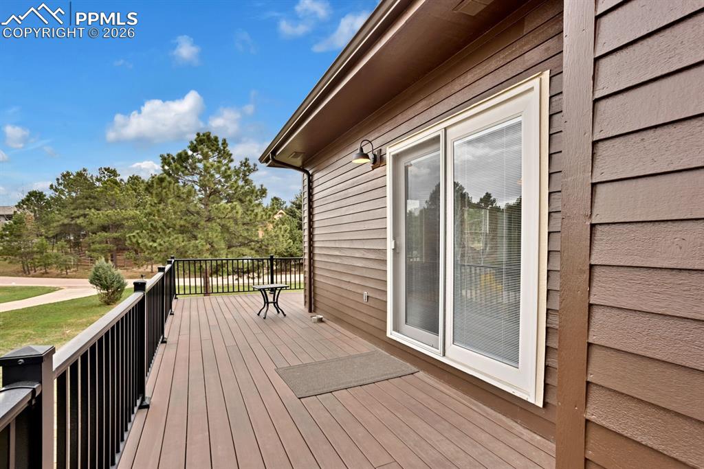 Image 39 of 49: Side Deck