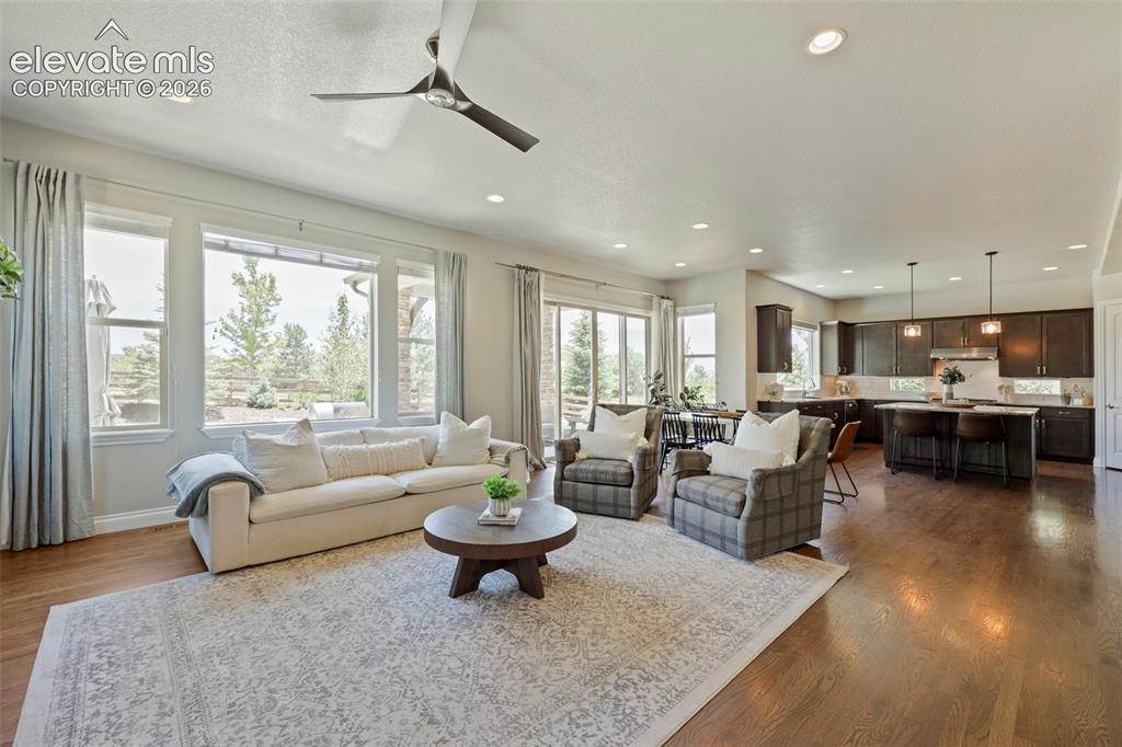 Image 6 of 38: Main level living space