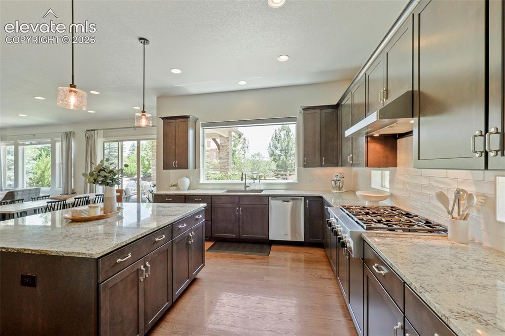 Image 8 of 38: Kitchen