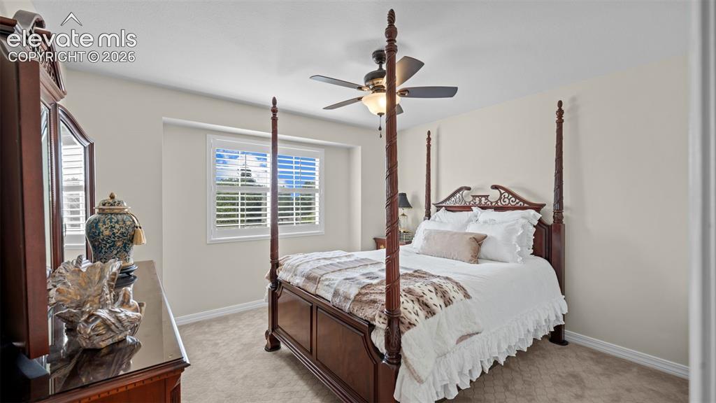 Image 16 of 30: Bedroom